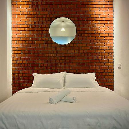 Dosomething Guest House 8 イポー エクステリア 写真